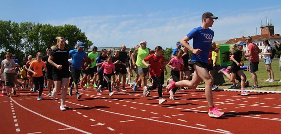 8. Nordh&auml;user Mukolauf auf dem Hohekreuz-Sportplatz (Foto: agl)