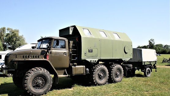 Ein umgebauter Ural war die Attraktion auf dem Campingplatz (Foto: U.Reinboth) Ein umgebauter Ural war die Attraktion auf dem Campingplatz (Foto: U.Reinboth)