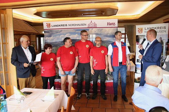 Wenn Rettungswagen und Feuerwehr nicht weiterkommen, r&uuml;ckt die Bergwacht an (Foto: agl)