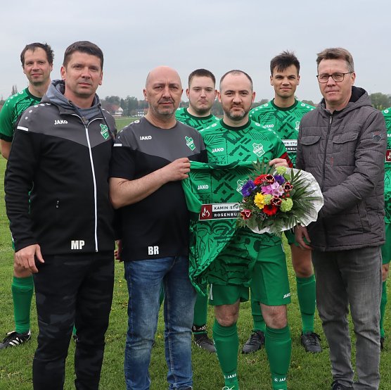 Neuer Trikotsatz für den SV Kleinfurra (Foto: SV Kleinfurra) Neuer Trikotsatz für den SV Kleinfurra (Foto: SV Kleinfurra)