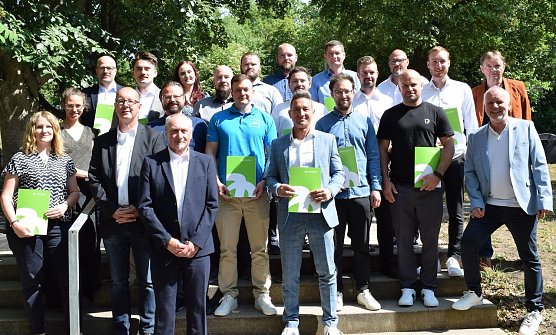 Zertifikate wurden überreicht (Foto: Dr.-Ing. Pascal Leibbrandt) Zertifikate wurden überreicht (Foto: Dr.-Ing. Pascal Leibbrandt)