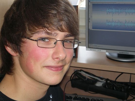 Max Nottrodt bei der Arbeit an seinem Radiobeitrag (Foto: Sandra Witzel)