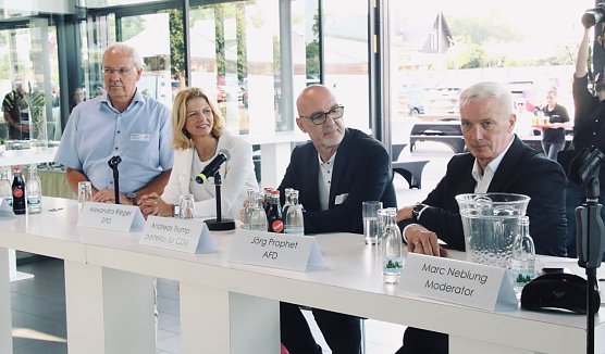 v.l. Stefan Marx, Alexandra Rieger, Andreas Trump und Jörg Prophet (Foto: agl) v.l. Stefan Marx, Alexandra Rieger, Andreas Trump und Jörg Prophet (Foto: agl)