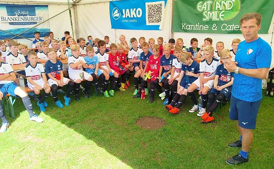 Darius Wosz, ehem. Bundesliga Nationalspieler bei der Er&ouml;ffnung des Camps der�TSG�Krimderode (Foto: P. Grabe)