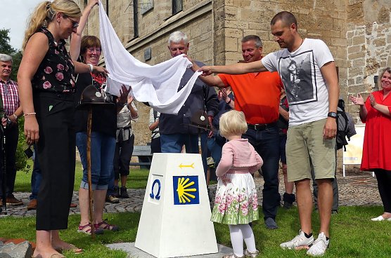 Steinenth&uuml;llung auf dem Jakobusweg (Foto: R.Englert)