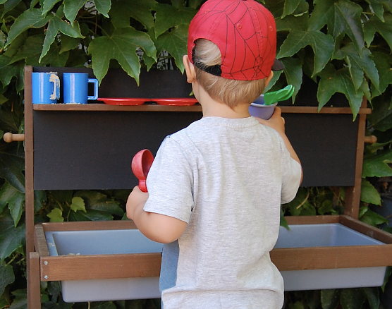 Spielzeugspende für die Johanniter-Kita "Leimbacher Mustöppchen" (Foto: Katharina Hille) Spielzeugspende für die Johanniter-Kita "Leimbacher Mustöppchen" (Foto: Katharina Hille)