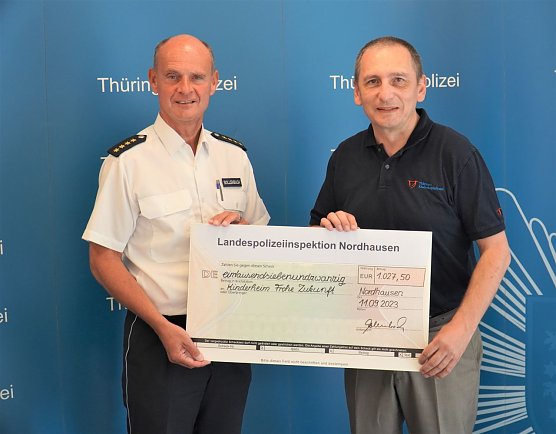 Spenden&uuml;bergabe an die "Frohe Zukunft" (Foto: Landespolizeiinspektion Nordhausen)