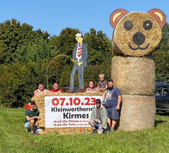 Die B&auml;ren k&uuml;nden schon von der Kleinwerther'schen Kirmes im Oktober (Foto: Kirmesburschen Kleinwerther)