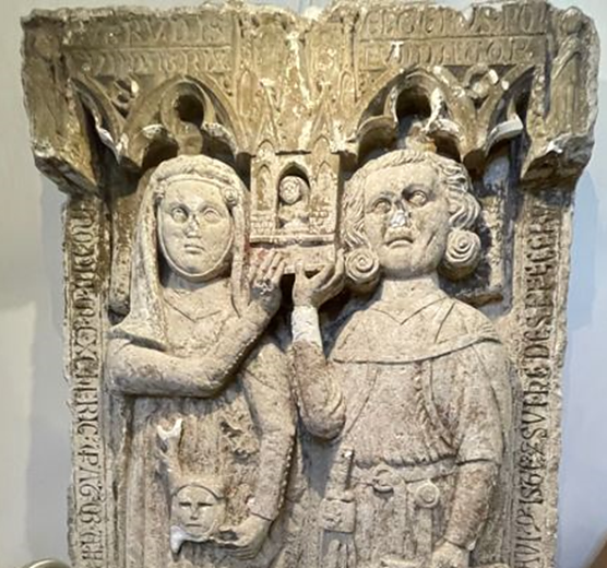 Steinoblongum der Stifter Lutradis und Elgerus (Foto: Tim Schäfer) Steinoblongum der Stifter Lutradis und Elgerus (Foto: Tim Schäfer)