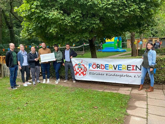 Spende des CURATA Mehrgenerationenhauses an den Kindergarten (Foto: Madeleine Hartmann) Spende des CURATA Mehrgenerationenhauses an den Kindergarten (Foto: Madeleine Hartmann)