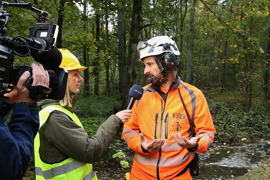 Am Boden hatte Renato Giezendanner viele Fragen zu beantworten (Foto: agl)
