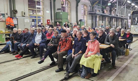 Lesung im Straßenbahndepot (Foto: VBN) Lesung im Straßenbahndepot (Foto: VBN)