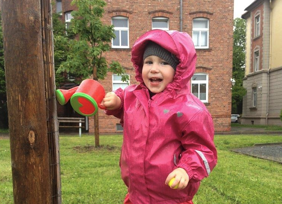 Auch die kleine Hanna hat 2013 fleißig geholfen (Foto: WBG Südharz) Auch die kleine Hanna hat 2013 fleißig geholfen (Foto: WBG Südharz)