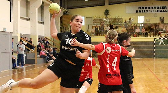&Uuml;berlegene NSV-Damen landen ihren dritten Heimsieg (Foto: U.Tittel)