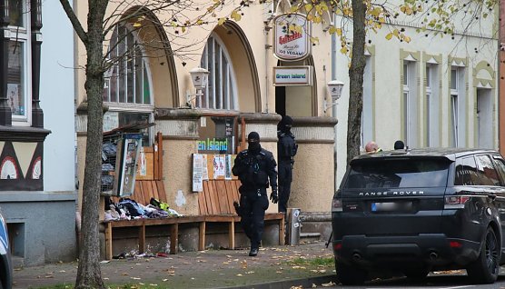 Polizeieinsatz in der Hesser&ouml;der Stra&szlig;e (Foto: agl)