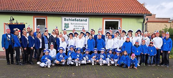 Alle große und kleine Görsbacher Narren (Foto: Görsbacher Karnevalverein) Alle große und kleine Görsbacher Narren (Foto: Görsbacher Karnevalverein)