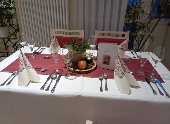 Candlelight Dinner im Sonnenhof (Foto: Seniorenwerk)