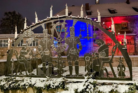 Lichterbogen auf dem Nordhäuser Weihnachtsmarkt (Foto: Jürgen Mehne) Lichterbogen auf dem Nordhäuser Weihnachtsmarkt (Foto: Jürgen Mehne)