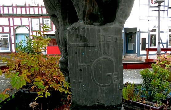 Brunnen in Nordhausen (Foto: H.Kneffel) Brunnen in Nordhausen (Foto: H.Kneffel)
