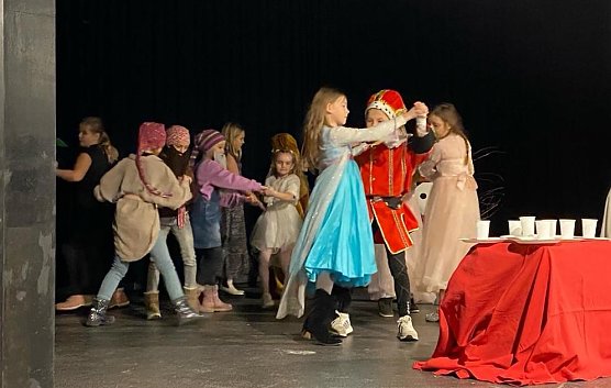 Schneewittchen in der F&ouml;rstemann-Grundschule (Foto: Melissa Boss)