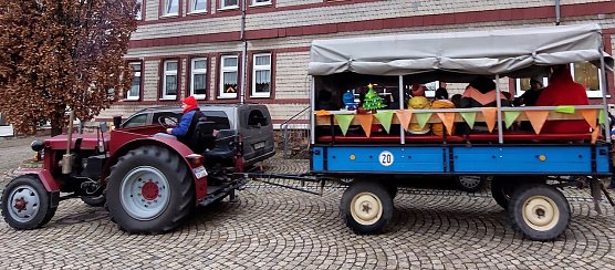 Weihnachtliche Ausfahrt mit dem Weihnachtsmann (Foto: Kerstin Herzog) Weihnachtliche Ausfahrt mit dem Weihnachtsmann (Foto: Kerstin Herzog)