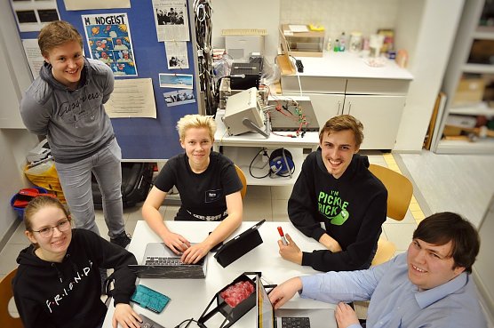 Projektteam BEXUS (Foto: HSN) Projektteam BEXUS (Foto: HSN)