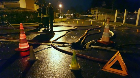 Am Lindenplatz m&uuml;ssen Keller ausgepumpt werden (Foto: nnz)