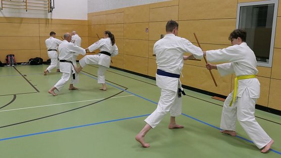Trainingsbeginn beim Karate Do Kwai (Foto: Karate Do Kwai) Trainingsbeginn beim Karate Do Kwai (Foto: Karate Do Kwai)