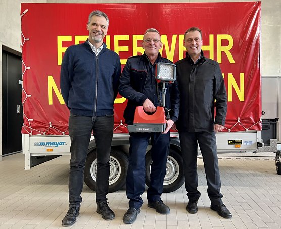 LED Beleuchtung f&uuml;r die Feuerwehr &uuml;bergeben (Foto: Stadt Nordhausen)