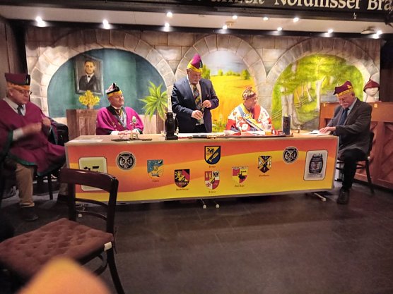 Schlaraffen-Stammtisch in der Traditionsbrennerei (Foto: J&ouml;rg Bauersfeld)