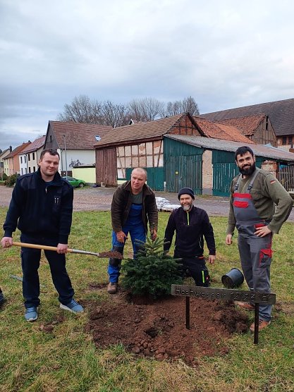 Der "Hochwasserbaum" der Freiwilligen Feuerwehr Sundhausen (Foto: Freiwillige Feuerwehr Sundhausen)