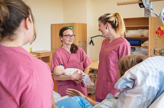 Tag der offenen T&uuml;r am Berufsschulzentrum r&uuml;ckt Pflegeberufe in den Fokus (Foto: Pressestelle Landratsamt)