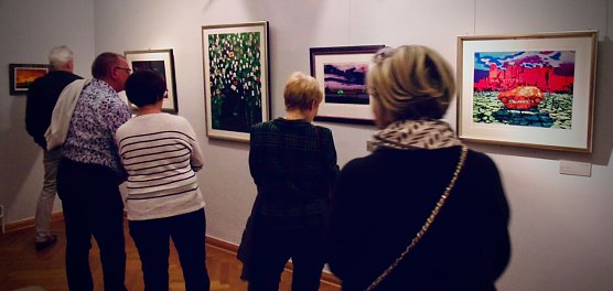 Vernissage im Kunsthaus (Foto: Hans Georg Backhaus)