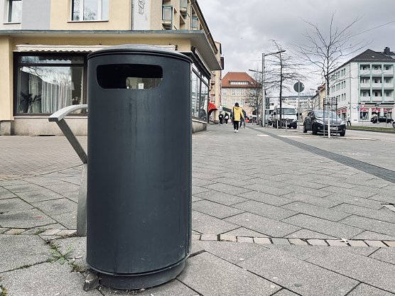 Neue Papierkörbe in der Innenstadt (Foto: Stadt Nordhausen) Neue Papierkörbe in der Innenstadt (Foto: Stadt Nordhausen)