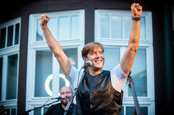 EMMA rocken wieder die Tradi (Foto: Echte Nordhäuser Traditionsbrennerei) EMMA rocken wieder die Tradi (Foto: Echte Nordhäuser Traditionsbrennerei)