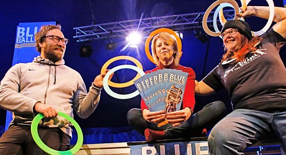 Das Nordh&auml;user Zirkusfestival ist zur&uuml;ck: (v.l.) Alexander J&auml;ger, Jessica Piper und Steffi B&ouml;ttcher stellten heute das neue Programm vor (Foto: agl)