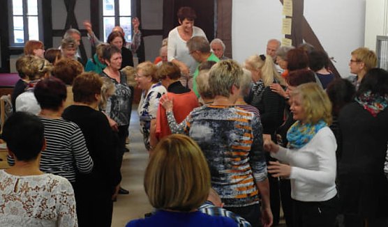 Lach Yoga im Tabakspeicher wieder am ersten Maisonntag (Foto: privat)
