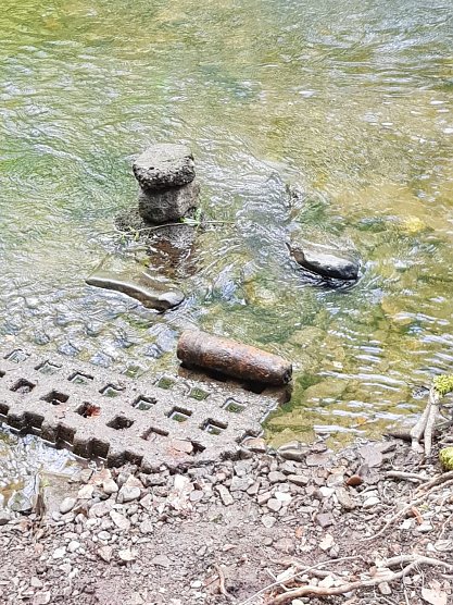 Bombe im Wasser (Foto: S.Dietzel) Bombe im Wasser (Foto: S.Dietzel)