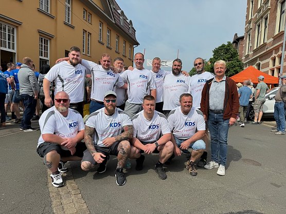 Die stolzen Sieger mit ihrem Sponsor Norbert Grahl (rechts) (Foto: DKS)