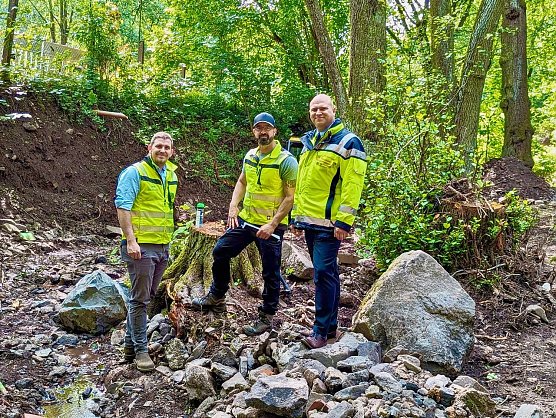 v.l.: Kai-Michael Urspruch, Verbandsmeister André Beck, Bürgermeister Henry Pasenow (Foto: GUV HOW) v.l.: Kai-Michael Urspruch, Verbandsmeister André Beck, Bürgermeister Henry Pasenow (Foto: GUV HOW)