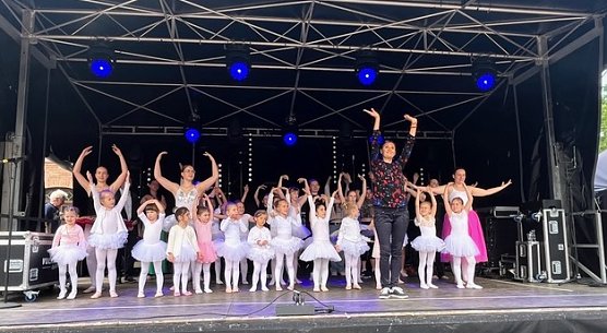 Auftritt in Sondershausen: Tanzstudio Radeva (Foto: H.Wernig) Auftritt in Sondershausen: Tanzstudio Radeva (Foto: H.Wernig)