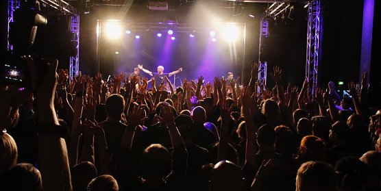 Die Beatsteaks sorgten am Donnerstagabend im Jugendclubhaus f&uuml;r einen vollen Saal (Foto: agl)