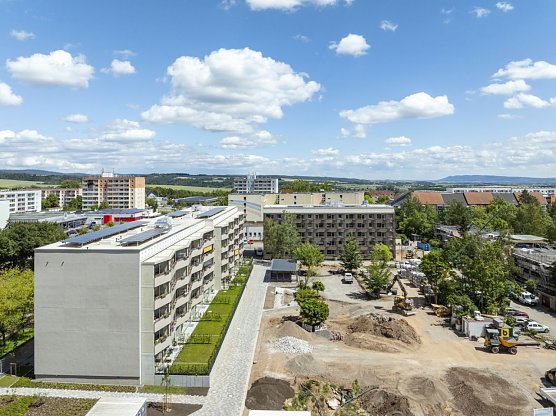 Der Innenhof wird aktuell umgestaltet. Das Fahrradhaus ist bereits gut zu erkennen, auch wenn es noch nicht komplett fertiggestellt ist.  (Foto: Thomas M&uuml;ller)