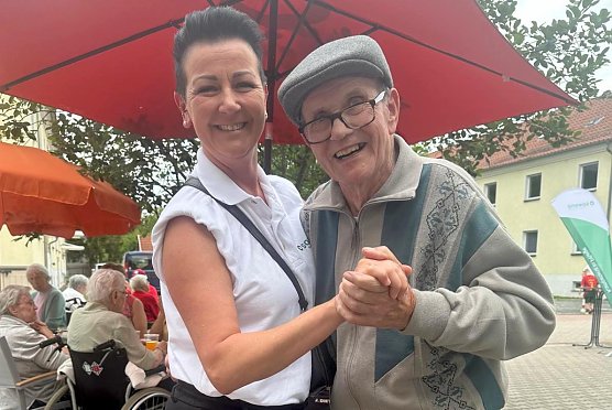 Sommerfest im Seniorenheim (Foto: D.Erfurt) Sommerfest im Seniorenheim (Foto: D.Erfurt)