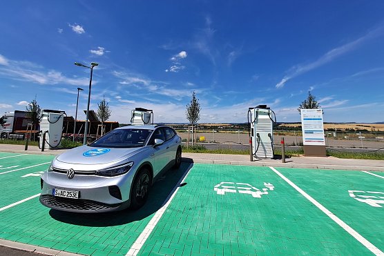 Ladestation bei TOTAL Energies auf der A38 bei Werther (Foto: ACE)