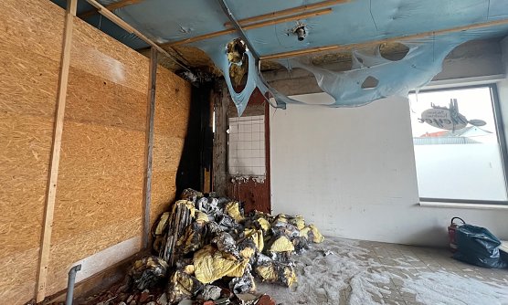 Zwei Brandherde in der Nacht am Netto-Markt in der Neustadtstra&szlig;e (Foto: Silvio Dietzel)