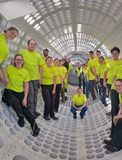 Einweisung der Teilnehmer und Gruppenbild aus dem letzten Jahr  (Foto: HSN)