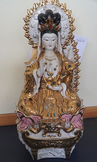 Gefundene Porzellanfigur (Foto: Polizei)