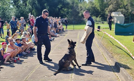 Die Polizeihundestaffel weckte viel Interesse (Foto: C.Wilhelm)