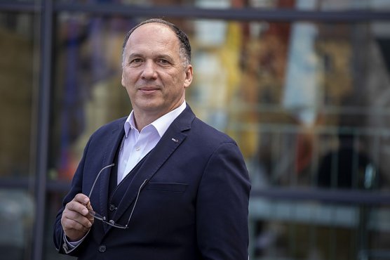 Mirko Kr&uuml;ger wirft einen Blick auf Kriminalf&auml;lle der DDR (Foto: Kristin D&ouml;pel-Rabe)